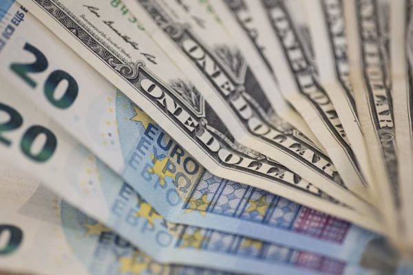 Euro Weakens Against Dollar