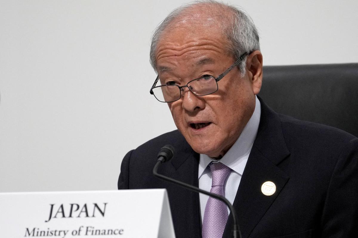 FILE PHOTO: Japanese Finance Minister Shunichi Suzuki�0A0speaks during the presidency press conference at the G7 meeting of finance ministers and central bank governors, at Toki Messe in Niigata, Japan, Saturday, May 13, 2023. Shuji Kajiyama/Pool via REUTERS/File Photo