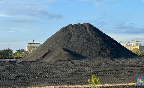 China Cuts Indonesian Coal Imports, Price Slumps China Avoids Indonesian Coal as Prices Tumble