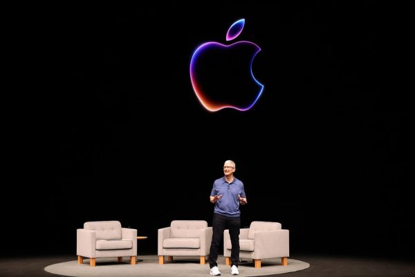 Apple Q2 Earnings Top $25B as iPhone Sales Soar